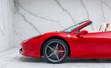 Ferrari 458 Spider 30