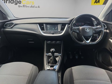 Vauxhall Grandland X 1.2 Turbo SE Premium Euro 6 (s/s) 5dr 14