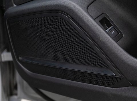 Audi RS6 Avant Carbon Black Urban 23