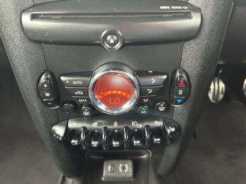 Mini Convertible 1.6 Cooper S Euro 5 (s/s) 2dr 26
