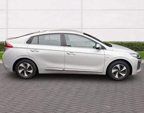 Hyundai IONIQ 1.6 IONIQ Premium SE FHEV Semi-Auto 5dr 8