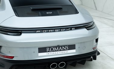 Porsche 911 GT3 Touring (992) 25