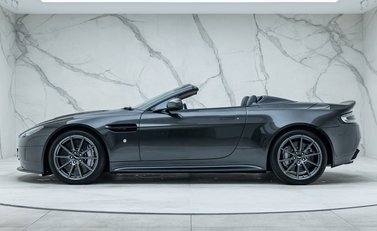 Aston Martin V12 Vantage S ROADSTER 3