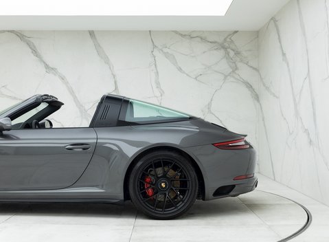 Porsche 911 Targa 4 GTS (991.2) Targa 28