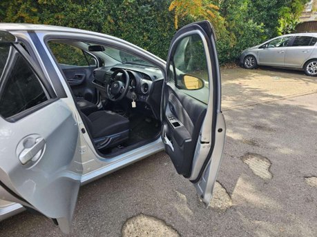 Toyota Yaris 1.5 VVT-h Icon Tech E-CVT Euro 6 (s/s) 5dr 71