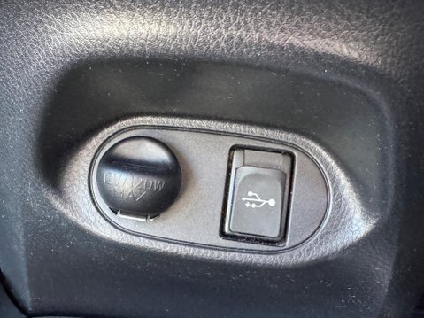 Toyota Yaris 1.5 VVT-i Icon Tech Euro 6 5dr 22