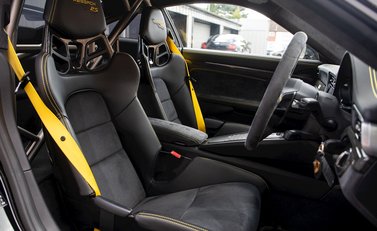 Porsche 911 (991.2) GT3 RS Weissach 12