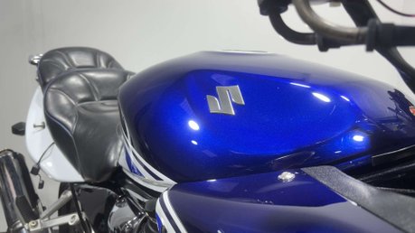 Suzuki Bandit 1200 2005 ONLY 21K NEW MOT SERVICED VERY CLEAN ICONIC MK2 NAKED 31