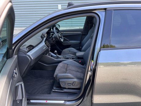 Audi Q3 2.0 TFSI 40 Vorsprung S Tronic quattro Euro 6 (s/s) 5dr 38