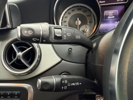 Mercedes-Benz GLA 2.1 GLA220d AMG Line (Premium Plus) SUV 5dr Diesel 7G-DCT 4MATIC Euro 6 (s/ 18