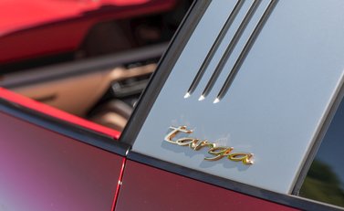 Porsche 911 (992) Targa 4S Heritage Design Edition 32