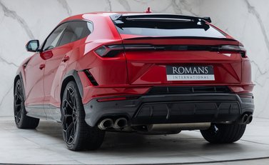 Lamborghini Urus PERFORMANTE 10