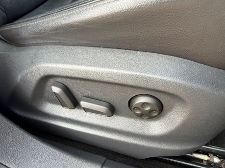 Volkswagen Tiguan 2.0 TDI BlueMotion Tech R-Line Edition DSG 4WD Euro 6 (s/s) 5dr 18