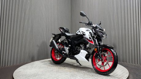 Suzuki GSX-S GSX 125 S 2024 ONLY 1K STUNNING 15BHP LEARNER 125CC SPORT 3