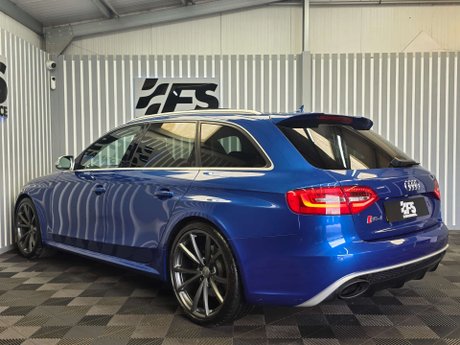 Audi RS4 4.2 FSI V8 Estate 5dr Petrol S Tronic quattro Euro 5 (450 ps) 44