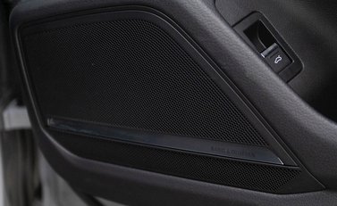 Audi RS6 Avant Carbon Black Urban 23