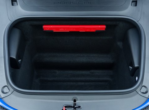 Porsche 718 SPYDER 41