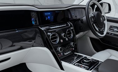 Rolls-Royce Cullinan Series II BLACK BADGE 14