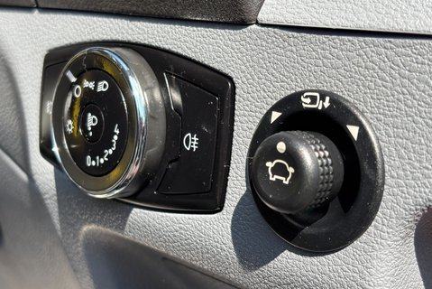 Ford Transit 310 L2 H2 125 ps Panel Van - Low Mileage 29