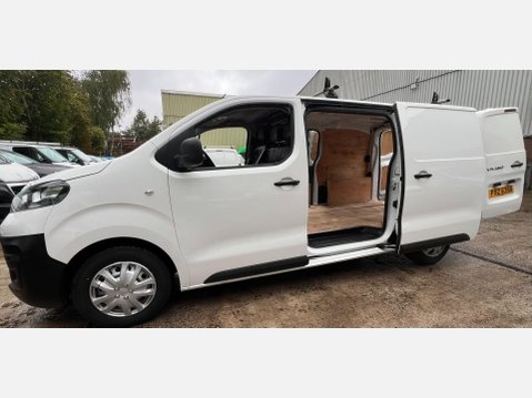 Vauxhall Vivaro 1.5 Turbo D 2700 Dynamic Panel Van 6dr Diesel Manual L1 H1 Euro 6 (s/s) (10 35
