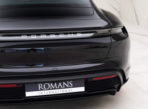 Porsche Taycan TURBO S 93KWH 28
