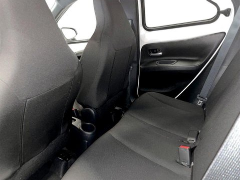 Toyota Aygo X 1.0 VVT-i Edge Hatchback 5dr Petrol x-shift Euro 6 (s/s) (72 ps) Cruise Co 20
