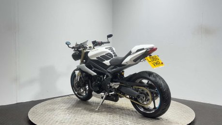 Triumph Street Triple 2016 66 plate 13k new MOT serviced quickshifter and exhaust 5