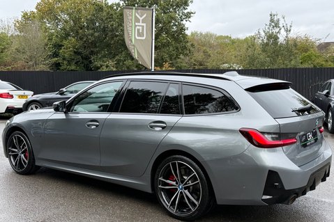 BMW 3 Series 330E M SPORT -VAT Q -DRIVING ASSISTANT PRO -PAN ROOF -H/K -M PRO PACK 2