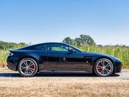 Aston Martin Vantage S V12 Manual 4