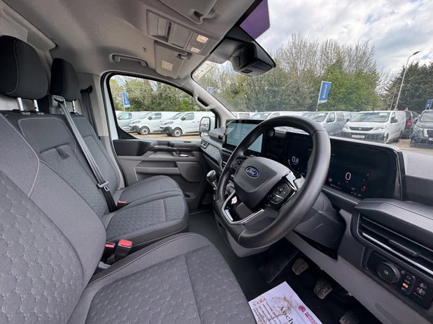 Ford Transit Custom SWB L1H1 Low Roof Limited 320 136bhp Air Con Alloys Camera Sensors EURO 6 14
