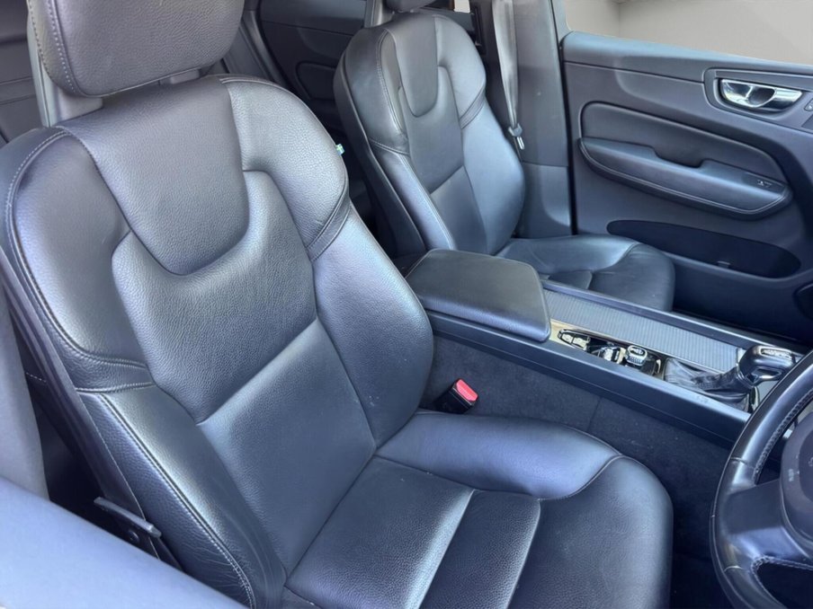 2018 Volvo XC60 — image 9