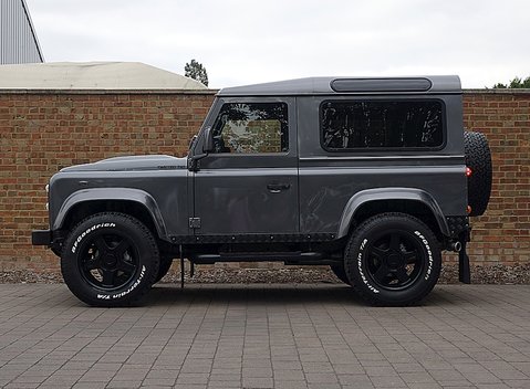 Land Rover Defender 90 XS T40 16