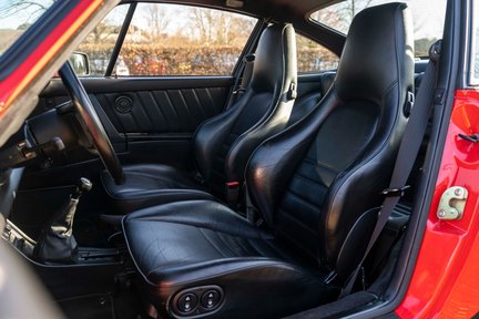 Porsche 911 930 TURBO 25