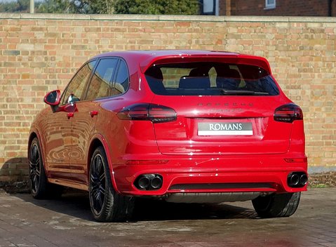 Porsche Cayenne GTS 2