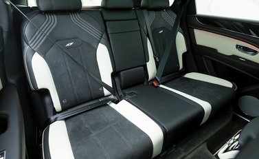 Bentley Bentayga V8 S 13