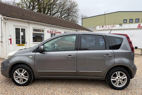 Nissan Note ACENTA..9 SERVICES..1/2 LEATHER…AIR CON.. STUNNING  4