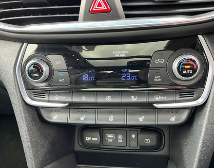Hyundai SANTA FE 2.2 Santa Fe Premium SE CRDi Auto 4WD 5dr 60