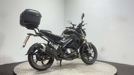 Keeway RKF 125 2023 ONLY 4K 1 OWNER NEW MOT 125CC NAKED BIKE 2