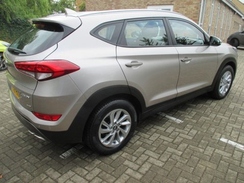 Hyundai TUCSON 2.0 CRDi SE Nav 4WD Euro 6 5dr 5