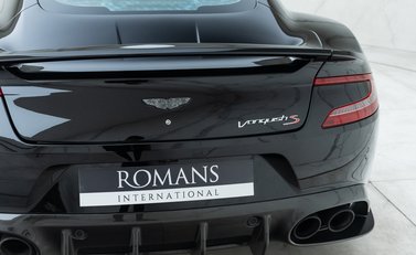 Aston Martin Vanquish S 40