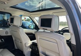Land Rover Discovery 3.0 SD6 HSE LUXURY AUTO PAN ROOFS 17