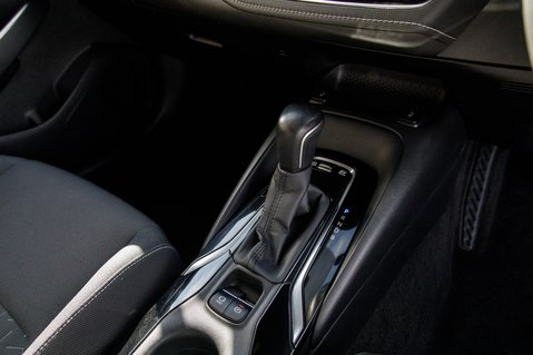 Toyota Corolla ICON TECH 34