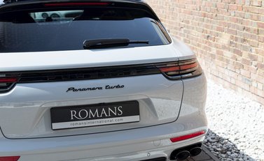 Porsche Panamera Turbo Sport Turismo 26