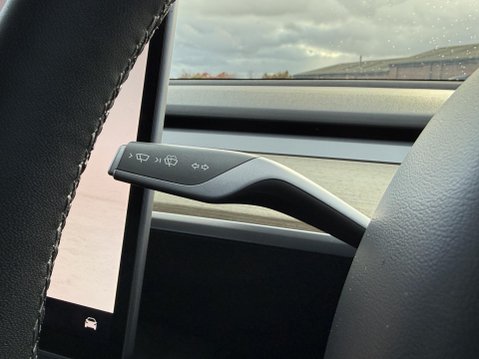 Tesla Model Y (Dual Motor) Long Range SUV 5dr Electric Auto 4WDE (384 bhp) 34