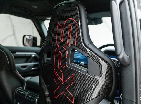 Land Rover Defender 110 V8 P525 URBAN XRS 17