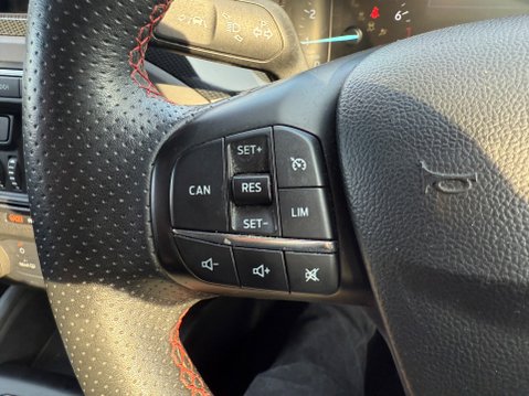 Ford Focus ST-LINE 16