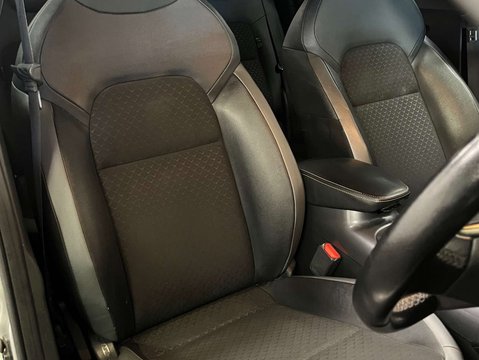 Nissan Juke 1.0 Juke N-Connecta DiG-T 5dr 10