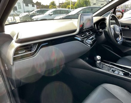 Toyota C-HR 2.0 C-HR Excel HEV CVT 5dr 17