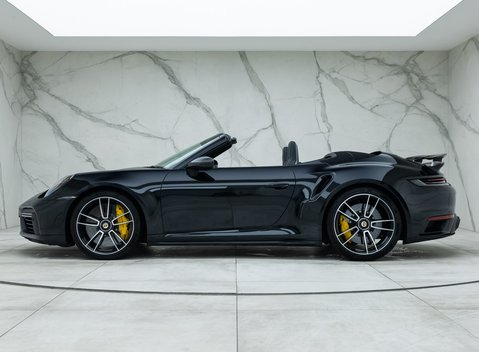 Porsche 911 Turbo S Cabriolet (992) 3