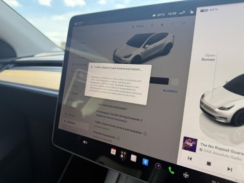 Tesla Model Y (Dual Motor) Long Range SUV 5dr Electric Auto 4WDE (384 bhp) 41